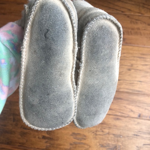 UGG Unisex-Baby Erin Boot, Color: Chestnut, size medium infant - Picture 6 of 6